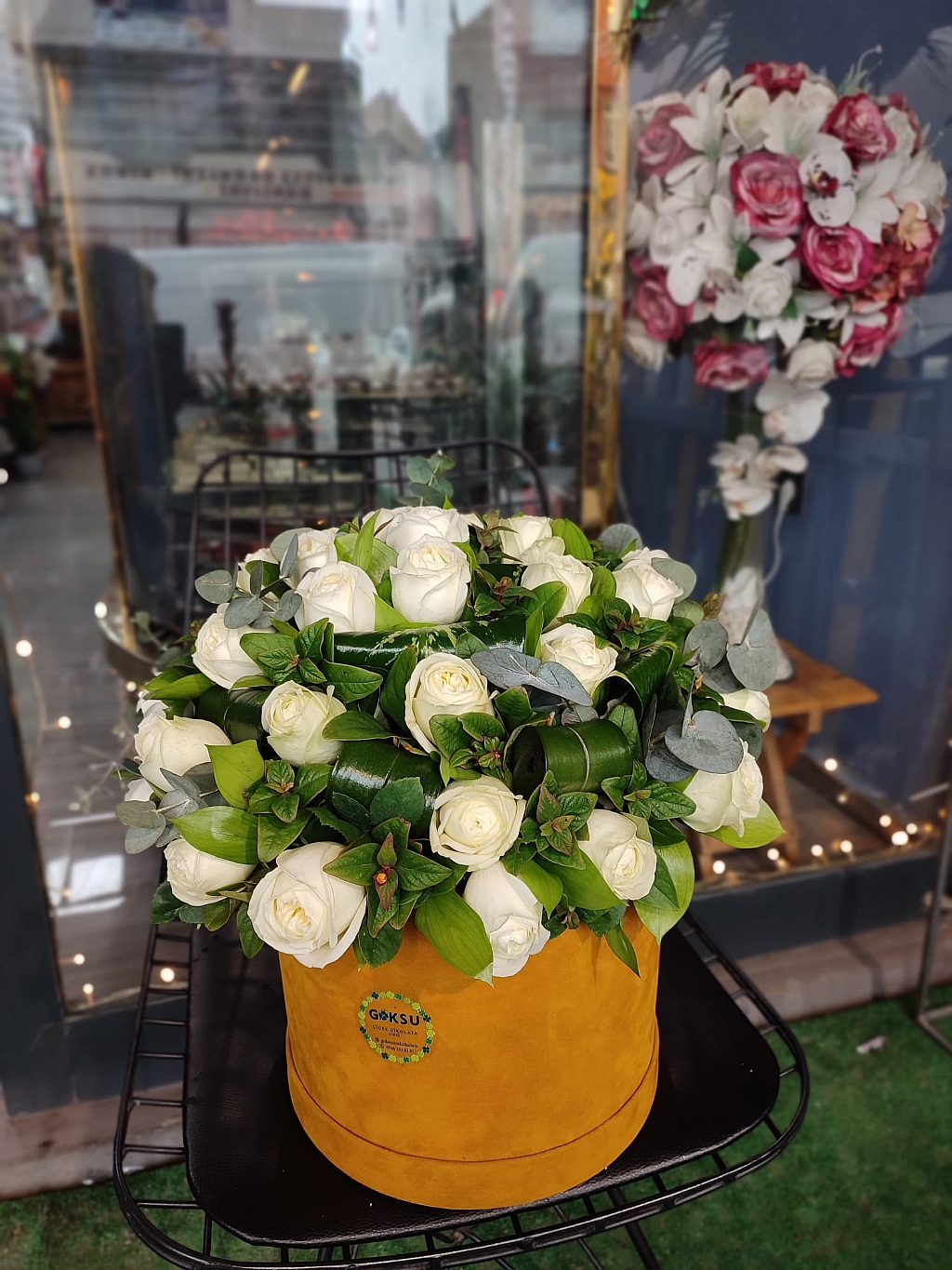 kutuda çiçek